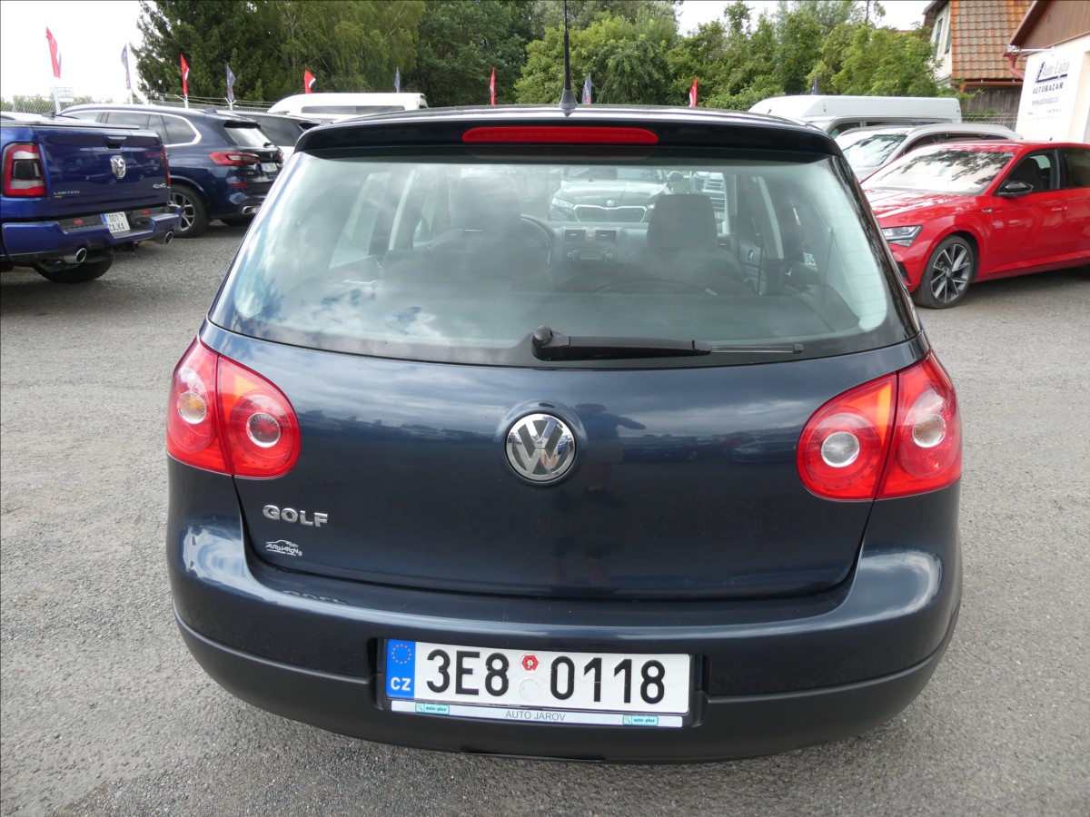 volkswagen-golf-1-4-i-16v-serviska-cr-2-majitel - 7
