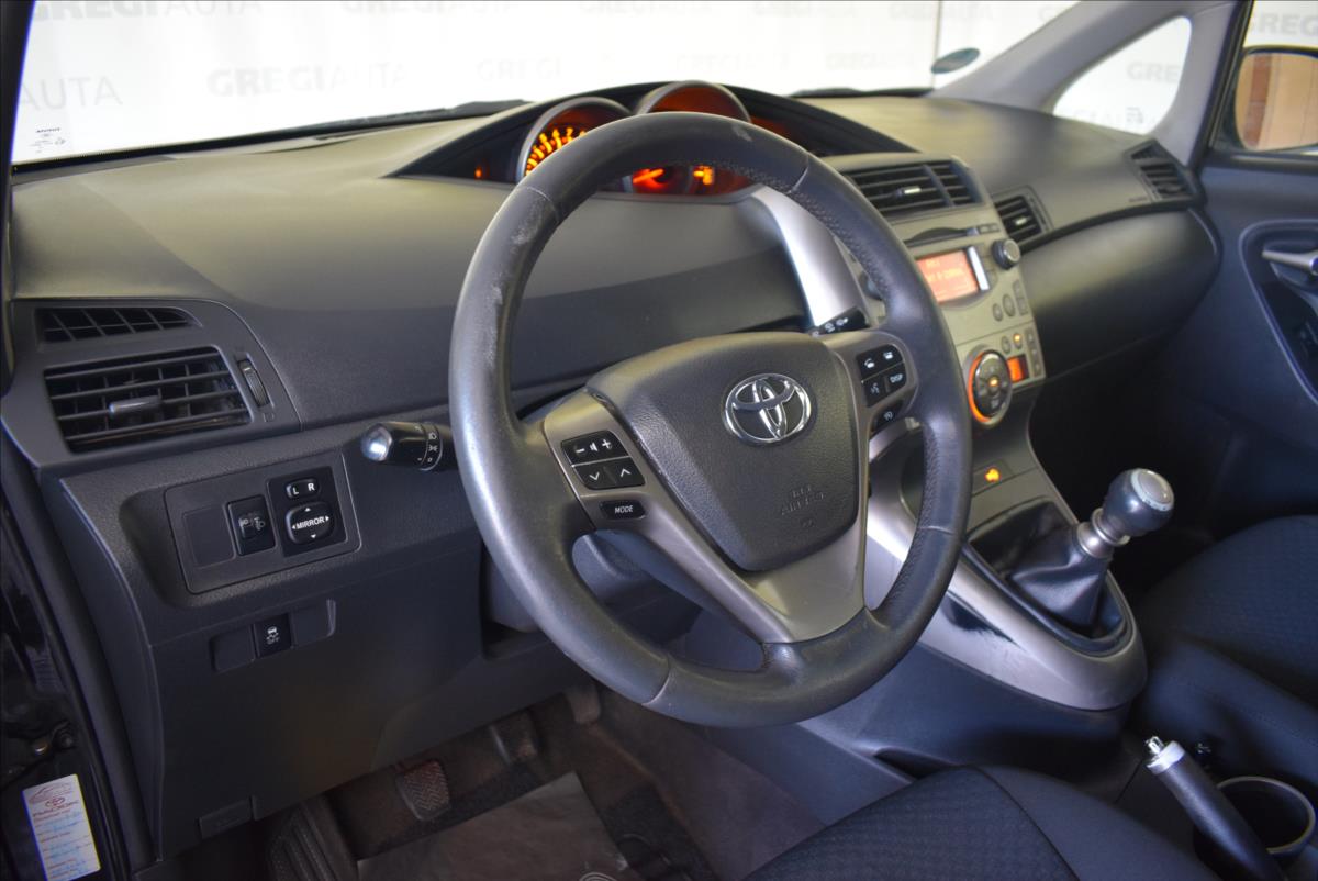 toyota-verso-1-8-vvti-7mist-po-stk - 7
