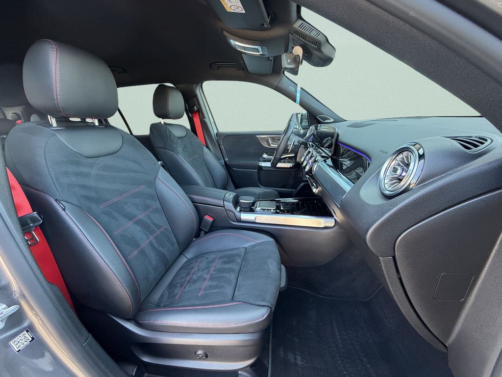 mercedes-benz-glb-35-amg - 9