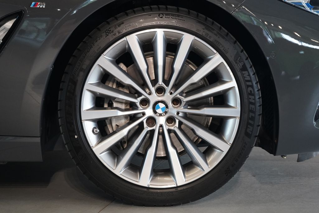 bmw-rada-8-840d-xdrive-b-w-ventilace-soft - 6