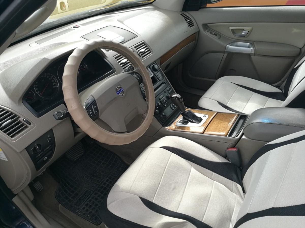 volvo-xc90-2-4-d5-awd - 9