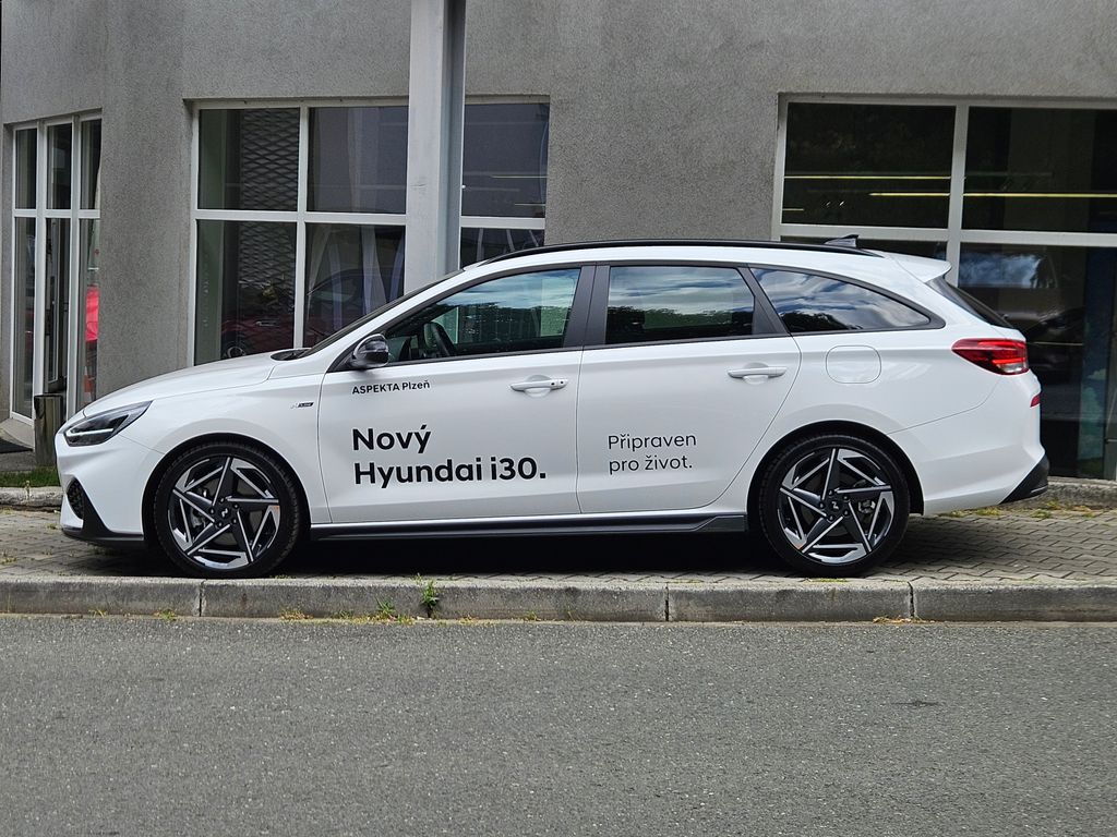 hyundai-i30-1-6-t-gdi-110kw-n-line-1-maj - 1