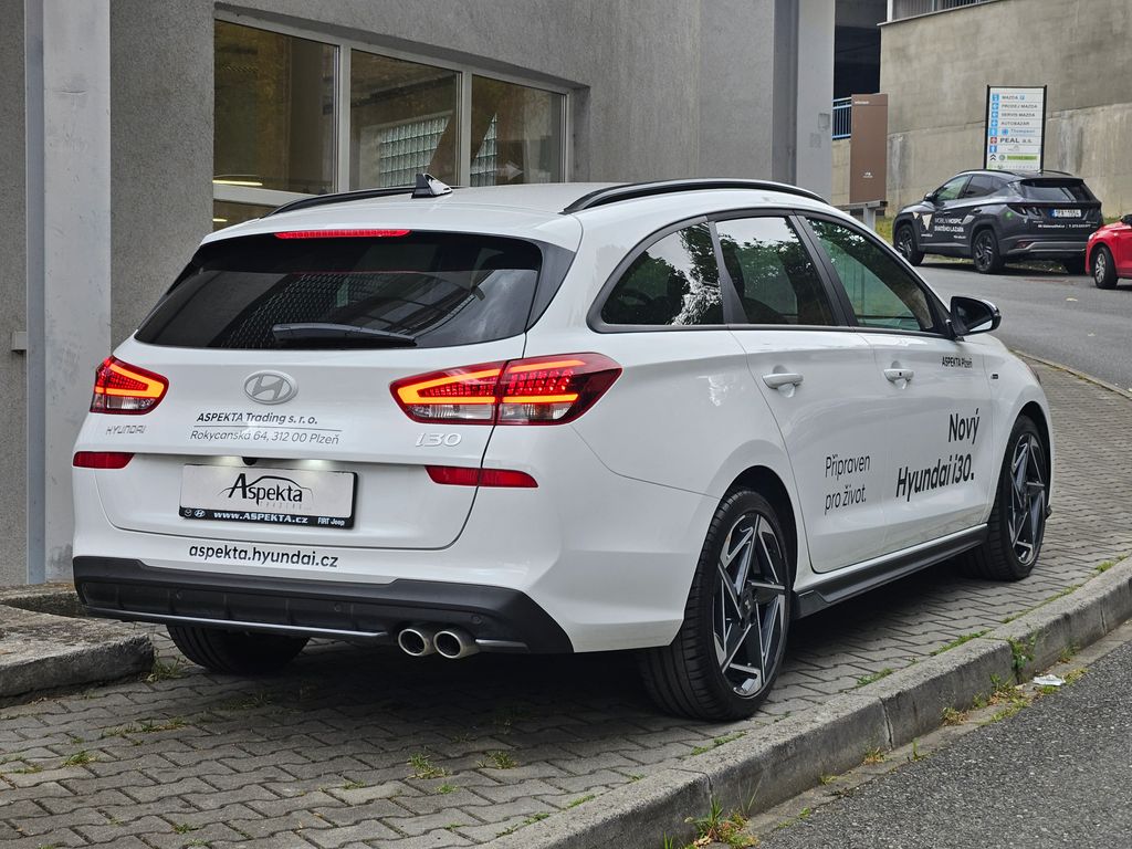 hyundai-i30-1-6-t-gdi-110kw-n-line-1-maj - 4