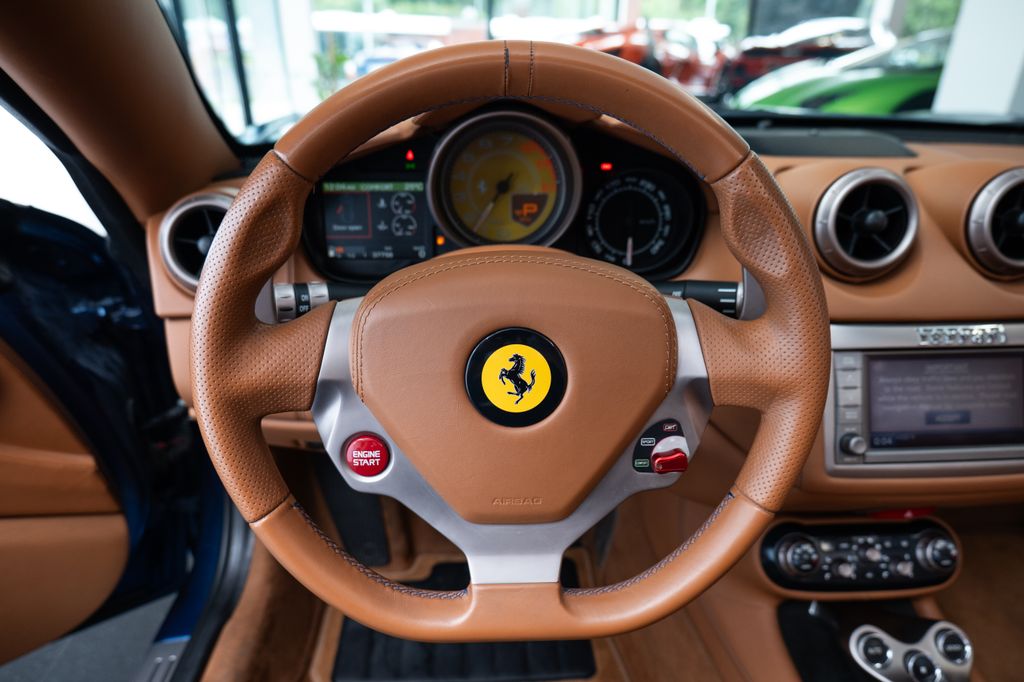 ferrari-california-vyhrivana-sedadla-keramicke-brzdy - 5