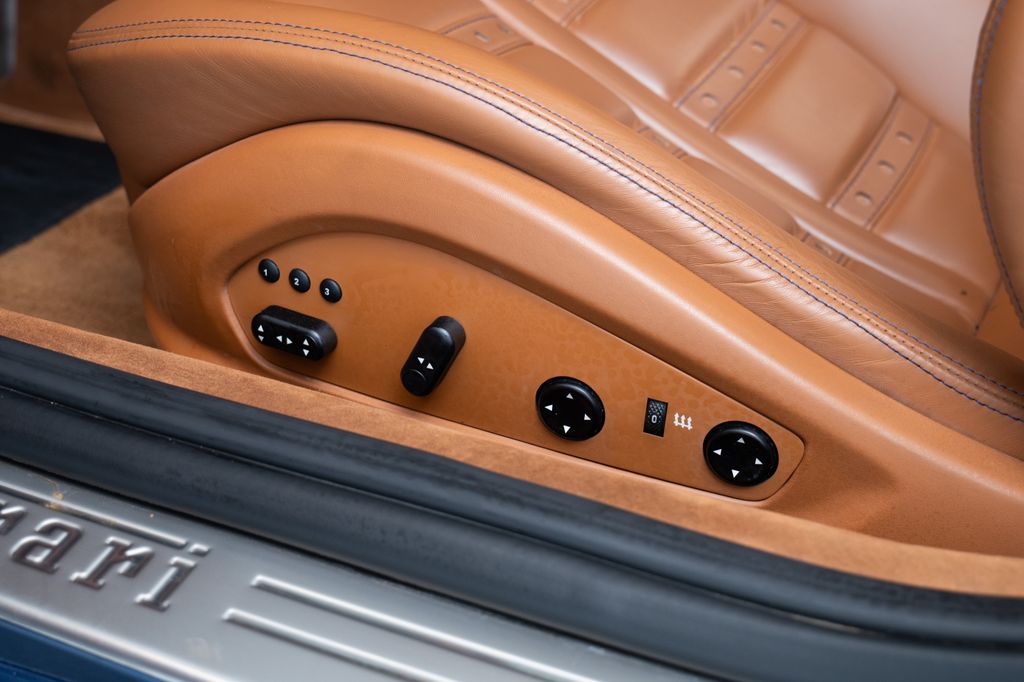 ferrari-california-vyhrivana-sedadla-keramicke-brzdy - 8