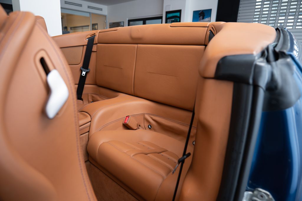 ferrari-california-vyhrivana-sedadla-keramicke-brzdy - 9