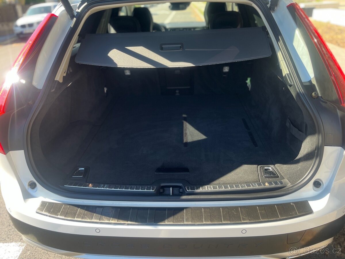 volvo-v90-2-0-crosscountry-tdi-d5-awd - 9