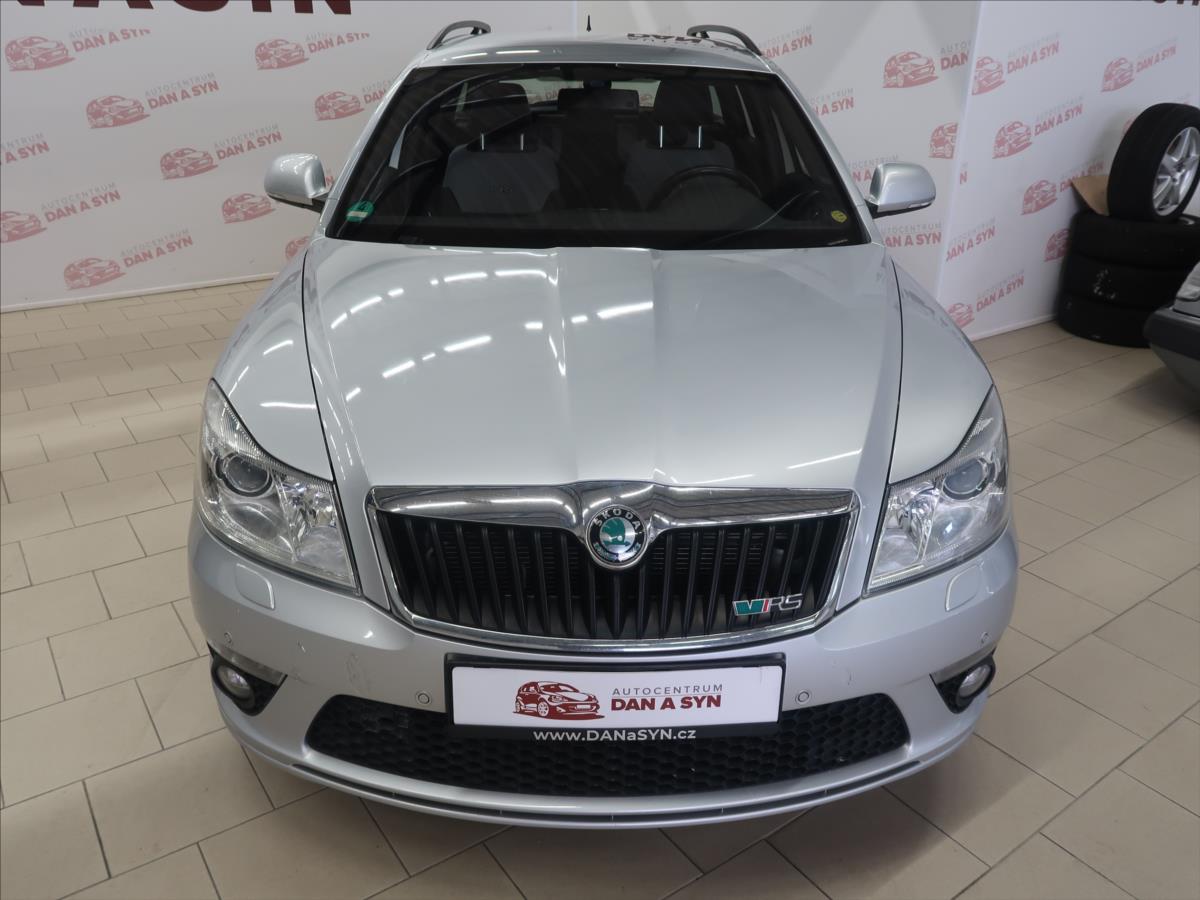 skoda-octavia-2-0-tdi-cr-rs-combi-nez-topeni - 1