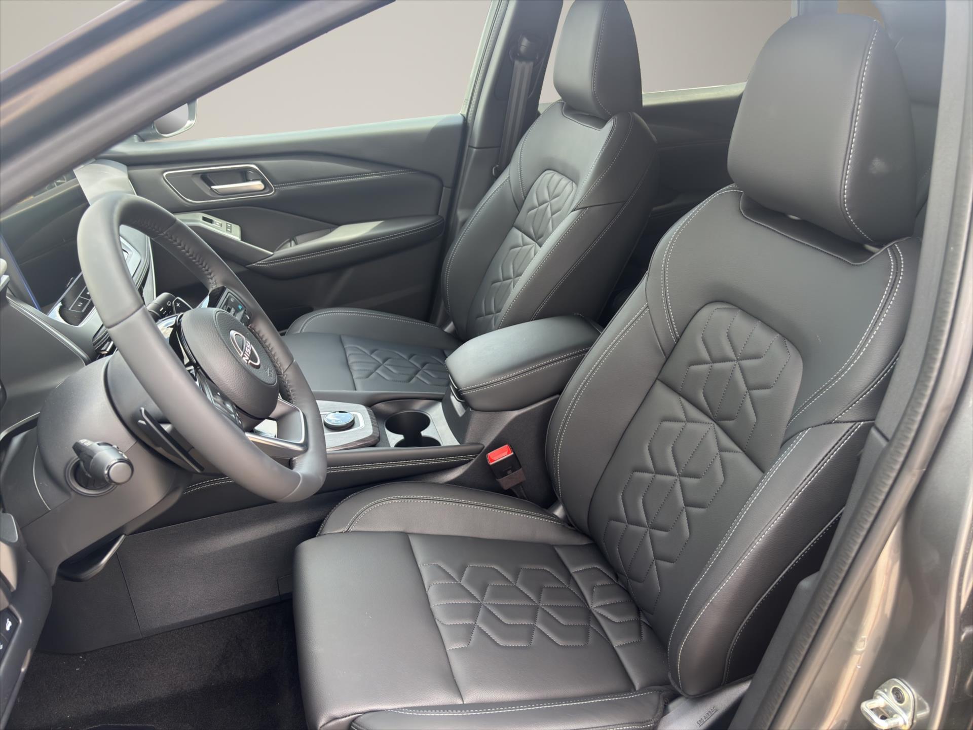 nissan-qashqai-1-3-tekna-at-4x4 - 8