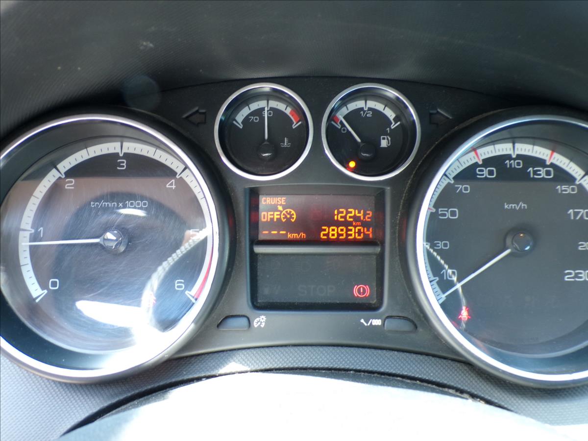 peugeot-308-1-6-hdi - 7