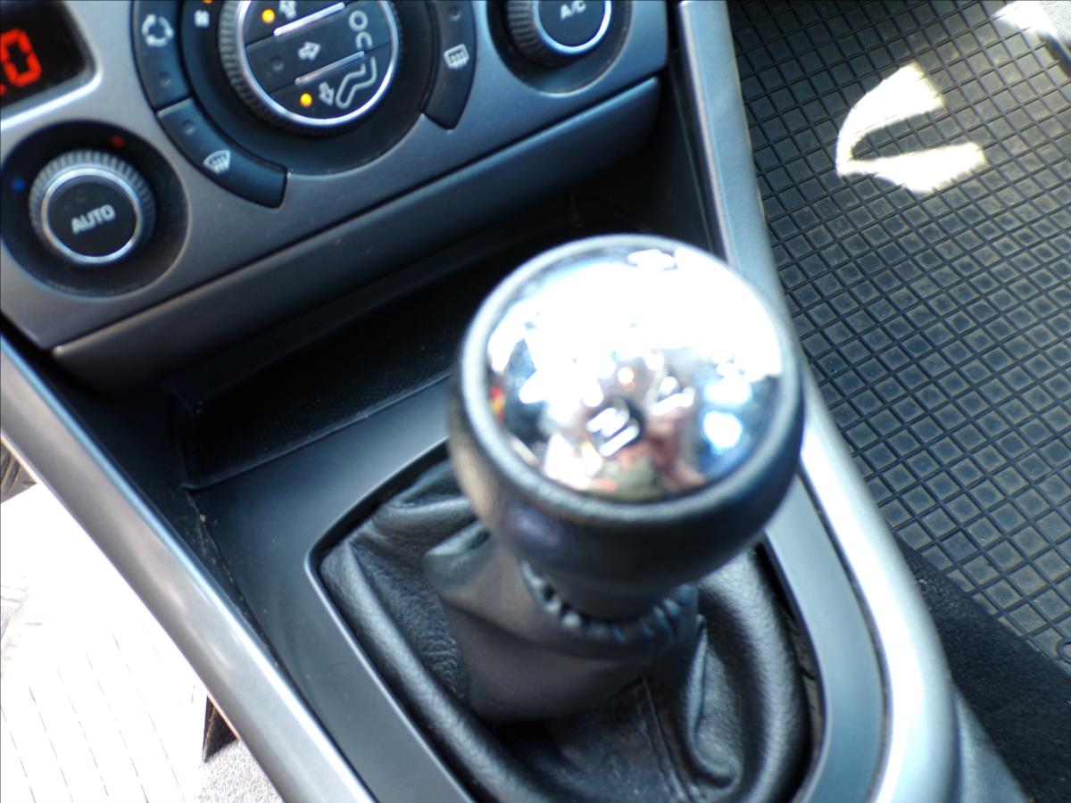 peugeot-308-1-6-hdi - 9