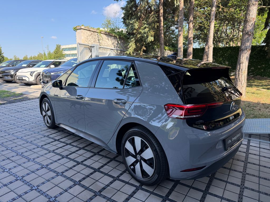 volkswagen-id-3-pro-62-kwh-acc - 3