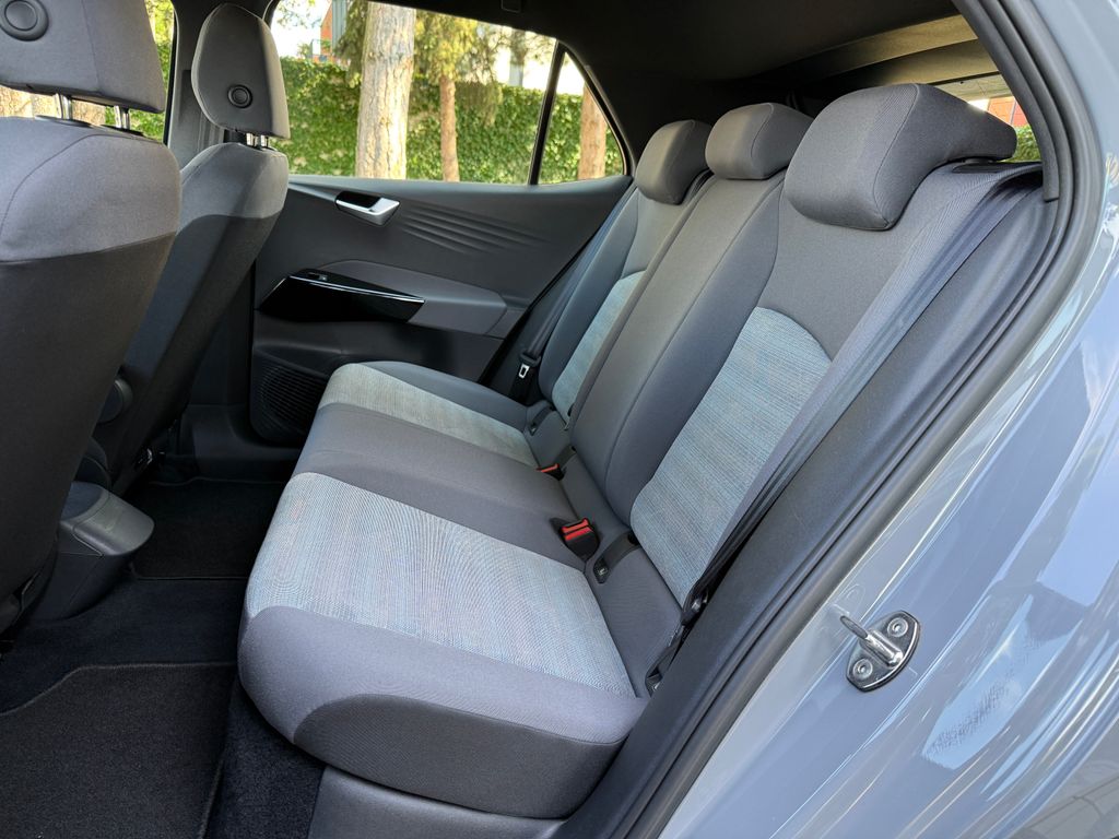 volkswagen-id-3-pro-62-kwh-acc - 9
