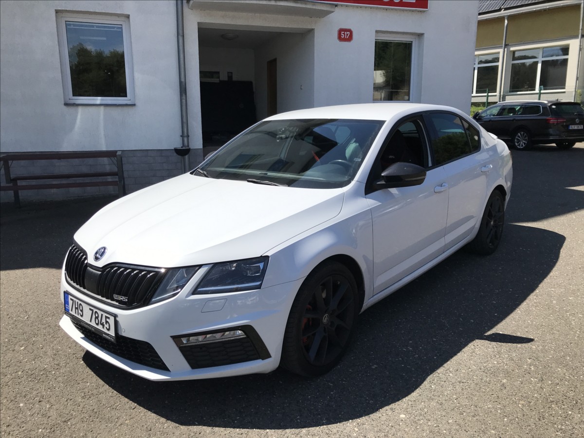 skoda-octavia-2-0-tsi-dsg-rs-180kw - 1