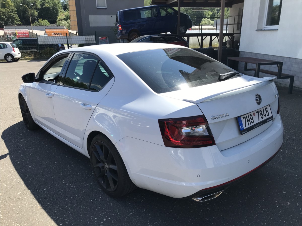 skoda-octavia-2-0-tsi-dsg-rs-180kw - 4
