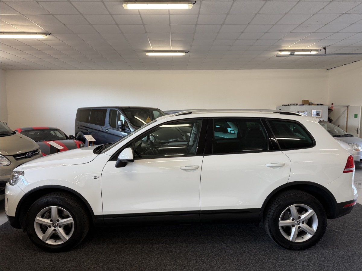 volkswagen-touareg-3-0-tdi-kuze-tazne-po-servisu - 2