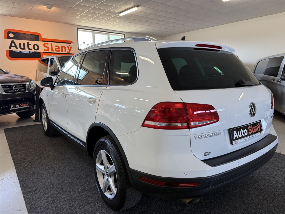 volkswagen-touareg-3-0-tdi-kuze-tazne-po-servisu - 4