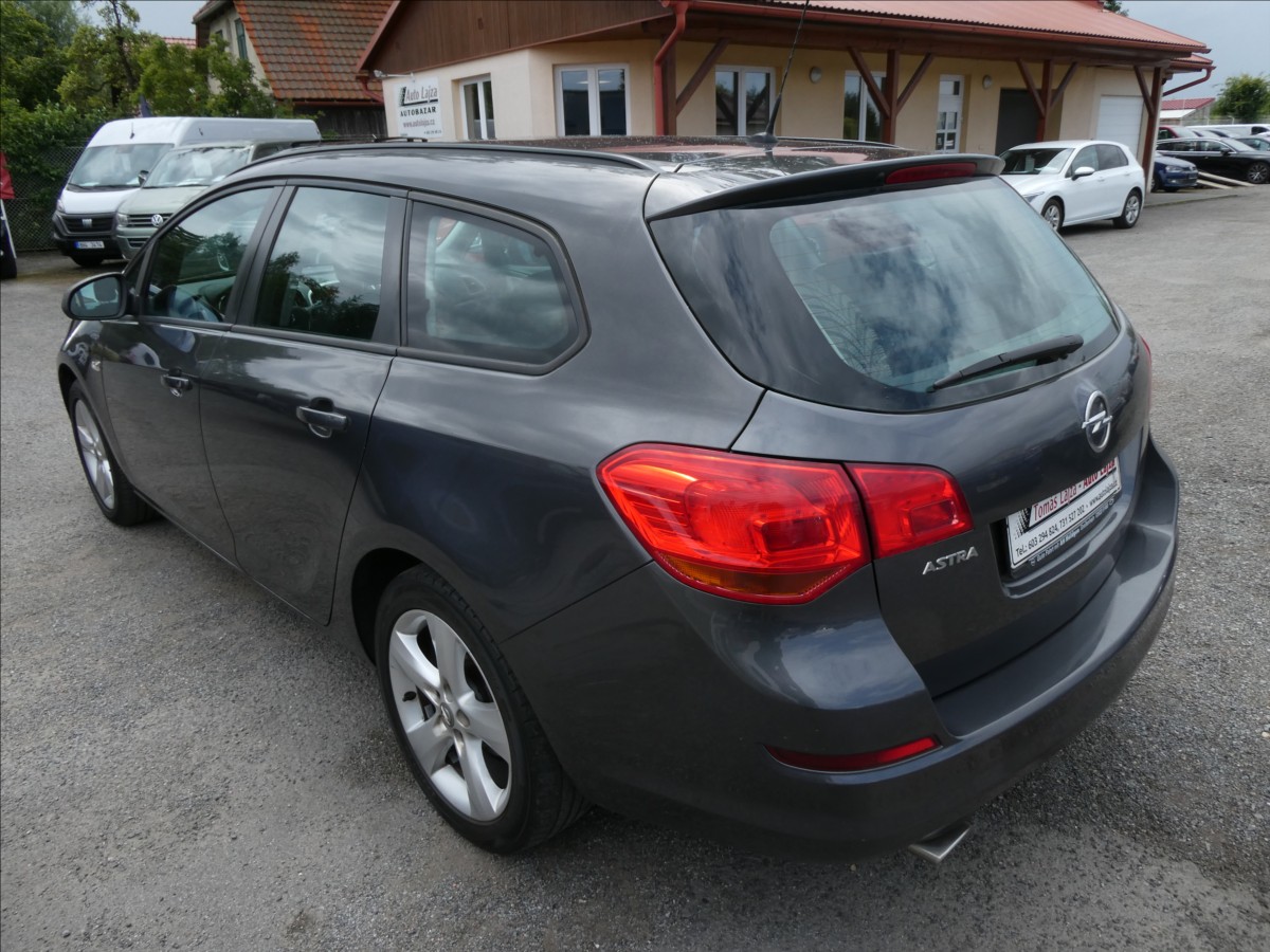 opel-astra-1-4-88kw-2x-kola-2-majitel - 5