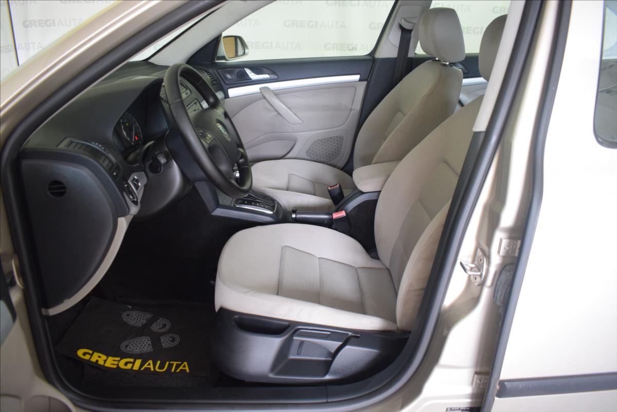 skoda-octavia-2-0-tdi-dsg-po-stk - 9
