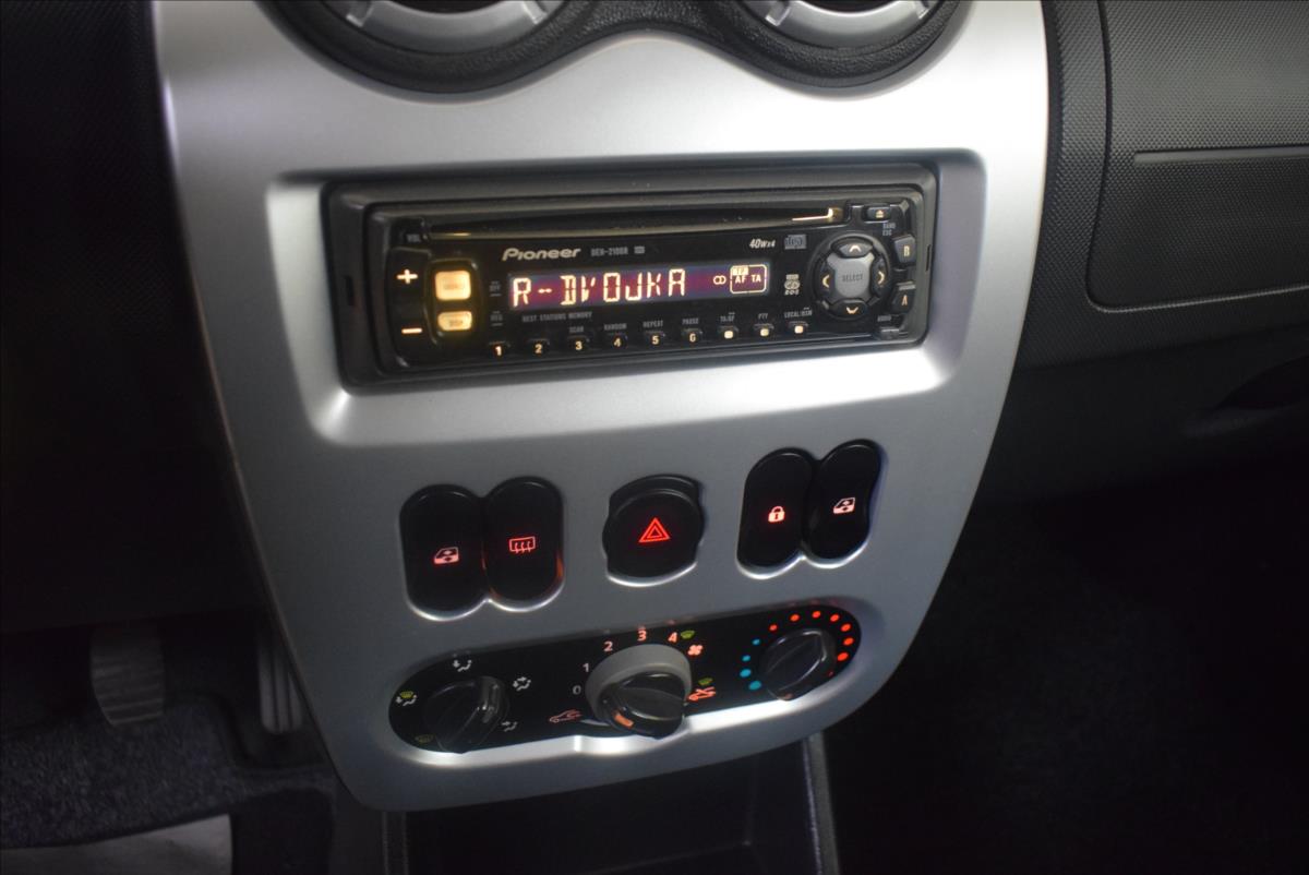 dacia-logan-1-6-i-7mist-po-servisu-po-tk - 9