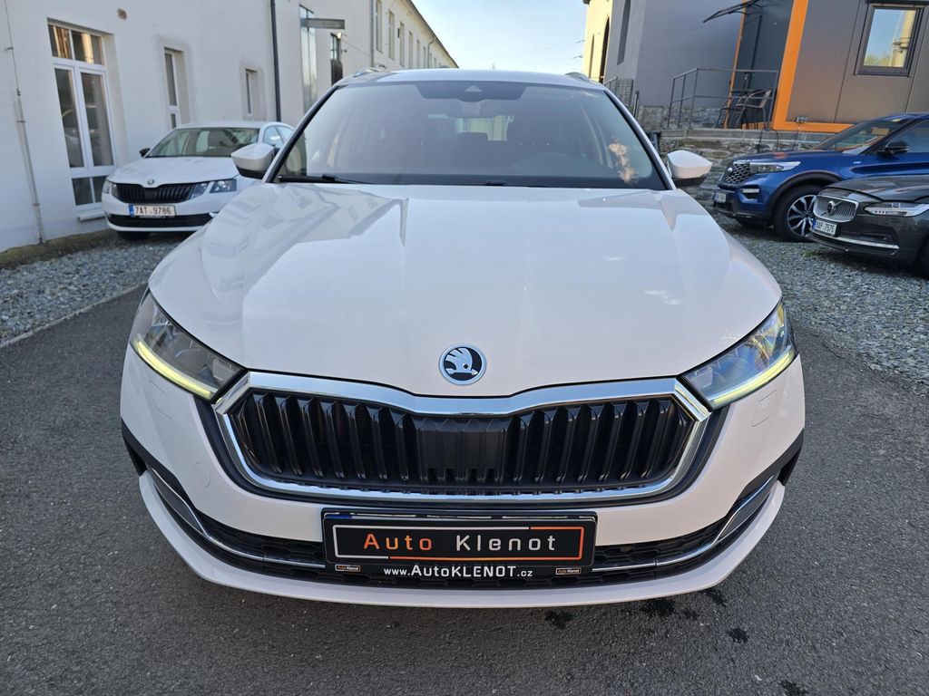 skoda-octavia-2-0tdi-dsg-style-1-maj-cr-dph - 2