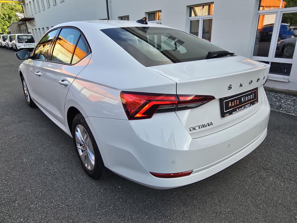skoda-octavia-2-0tdi-85kw-1-maj-cr-led-navi - 4