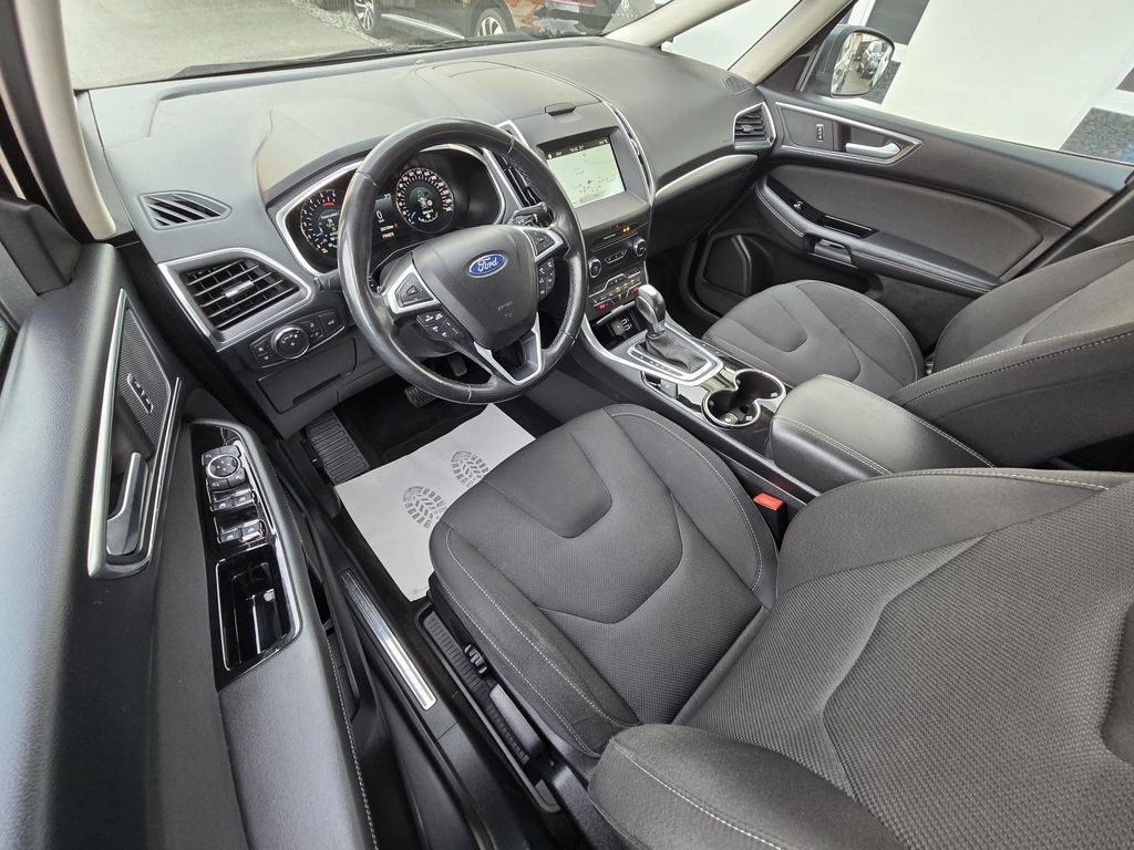ford-s-max-titanium-2-0-132kw-led-navi - 9