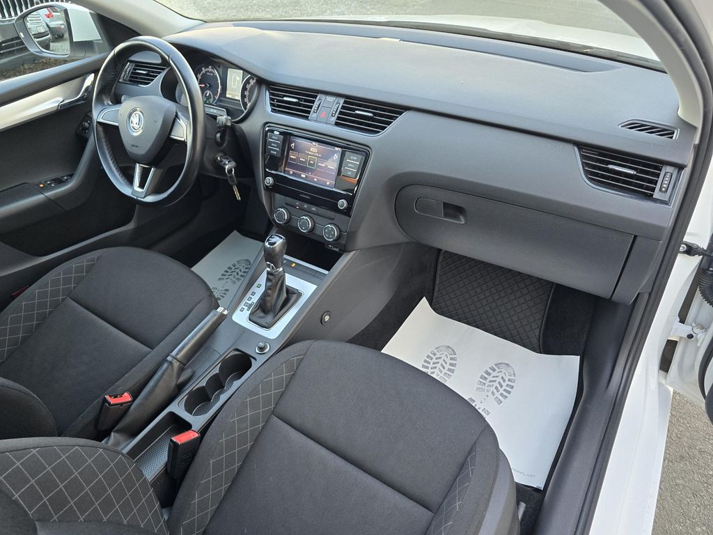 skoda-octavia-1-5tsi-cng-dsg-1-maj-cr-dph - 9