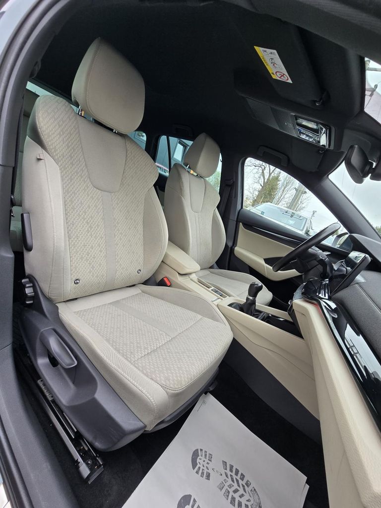skoda-octavia-1-5tsi-110kw-style-1-maj-cr - 8