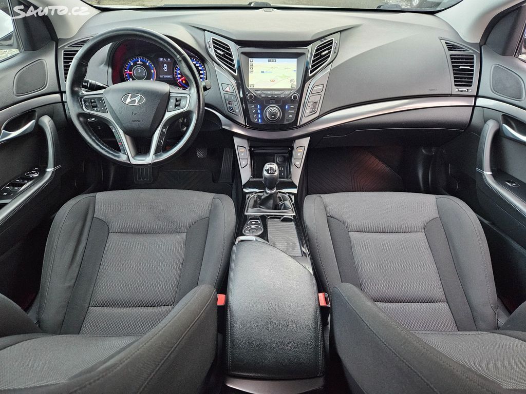 hyundai-i40-100kw-vyhrev-kamer-dph - 7