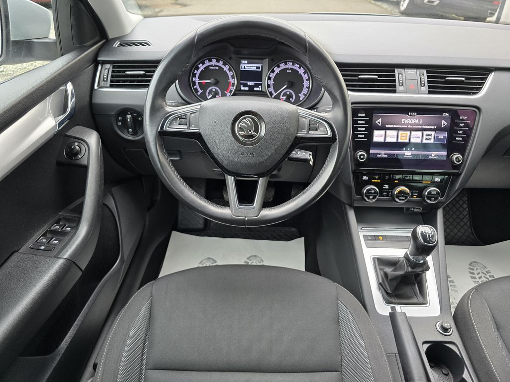 skoda-octavia-1-6tdi-style-led-digiklima-dph - 7