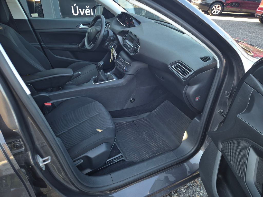 peugeot-308-1-6hdi-73kw-tazne-cr-2-majitel - 9