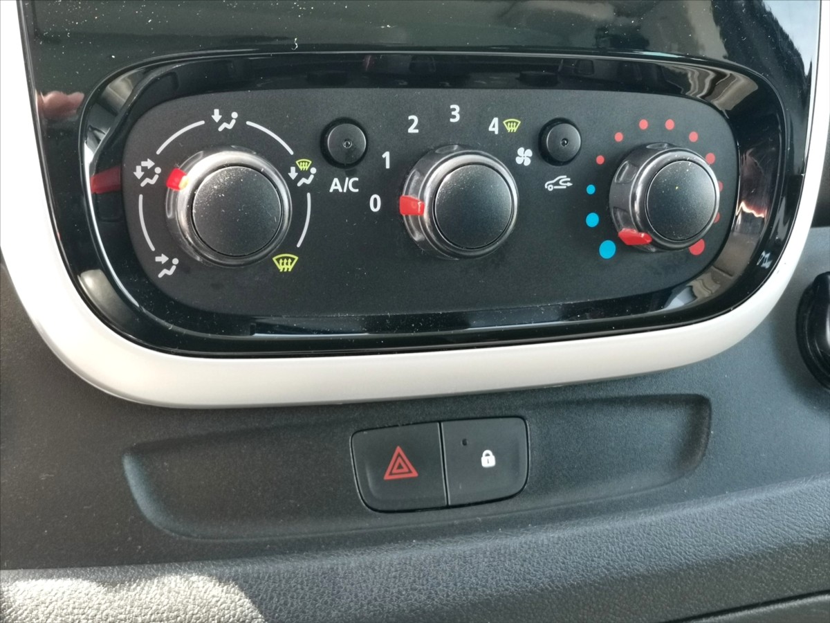 renault-trafic-1-6dci-89kw-l1h1-9mist-klima - 9