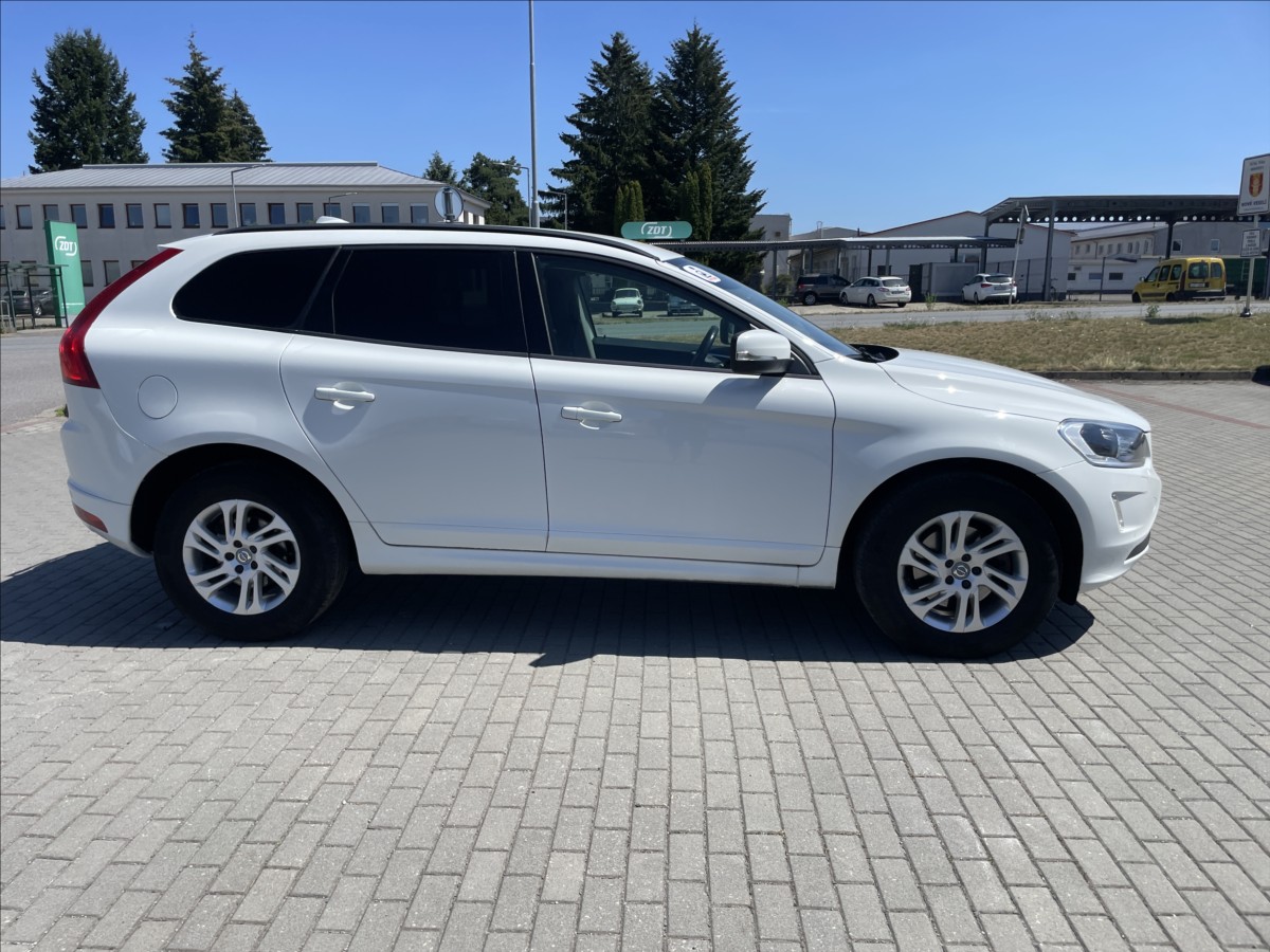 volvo-xc60-2-4-d4-geartronic-kinetic-awd-xenon-tazne - 4