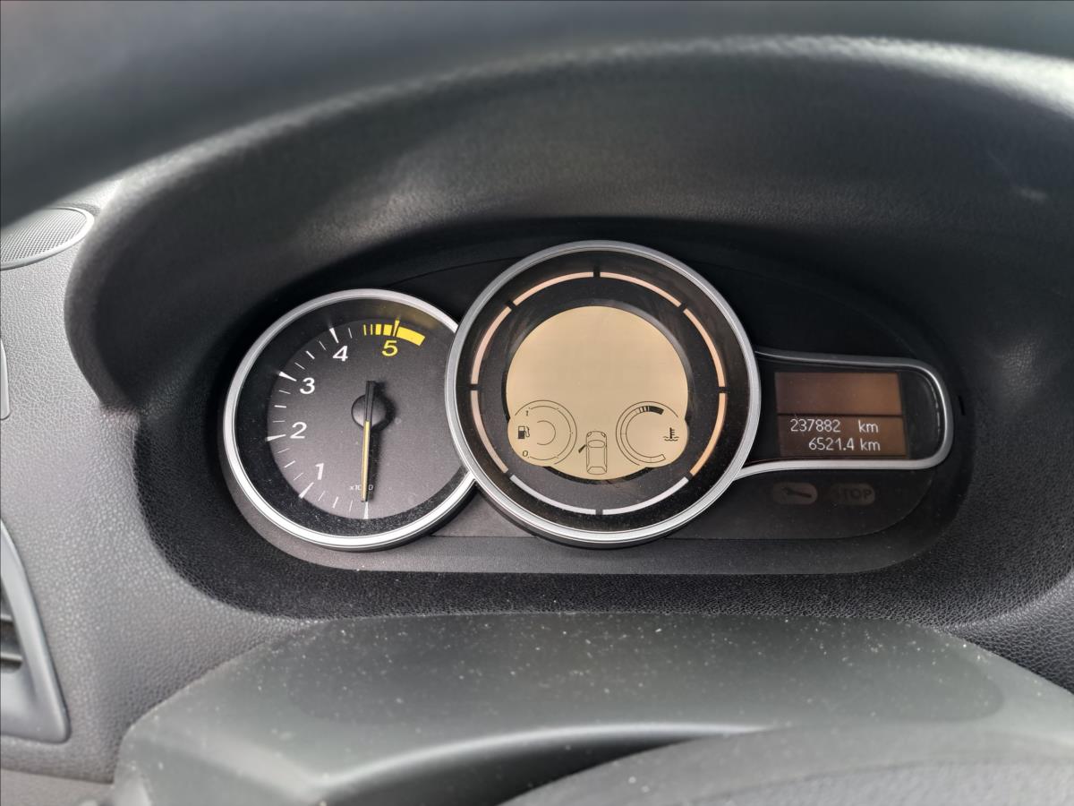 renault-megane-1-5-dci - 8