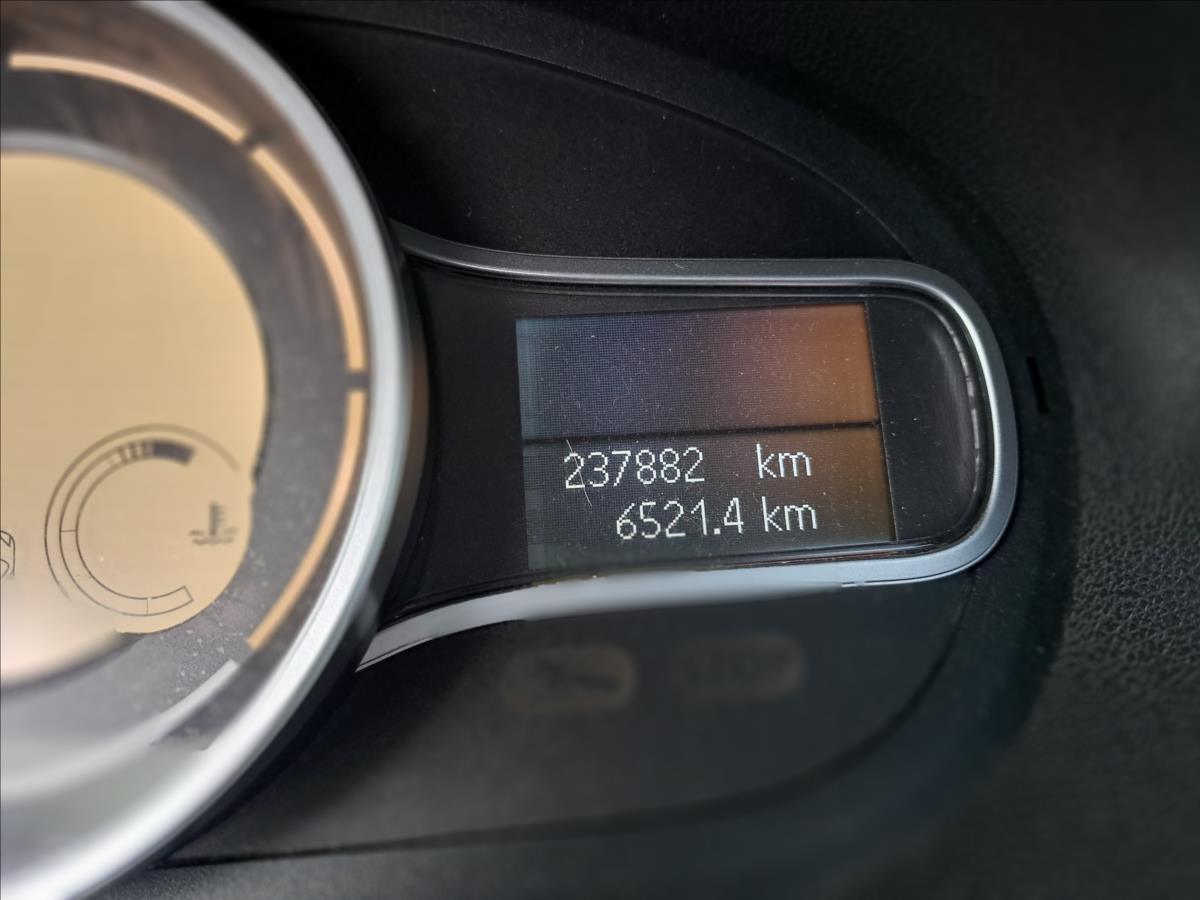 renault-megane-1-5-dci - 9