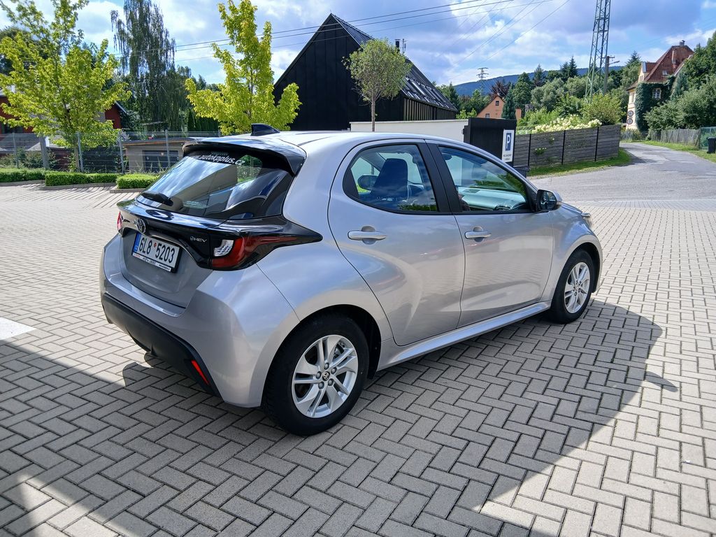 toyota-yaris-1-5-hybrid-e-cvt-comfort - 5