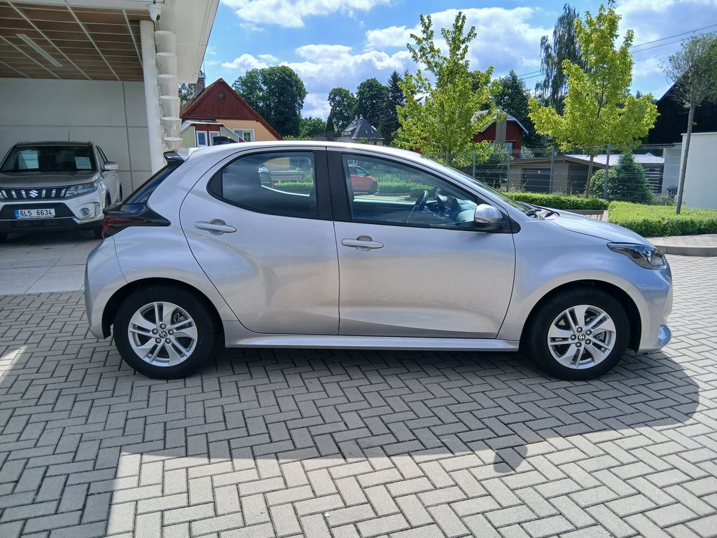toyota-yaris-1-5-hybrid-e-cvt-comfort - 6