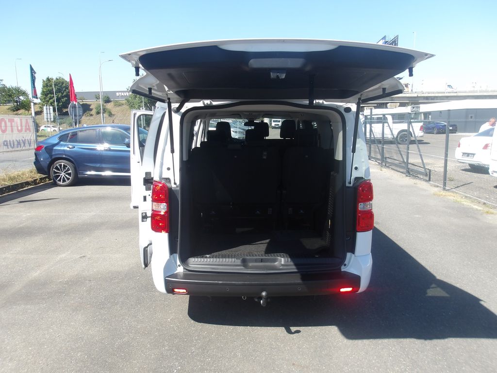 toyota-proace-2-0d-4d-l2-cr-i-maj-zaruka - 9