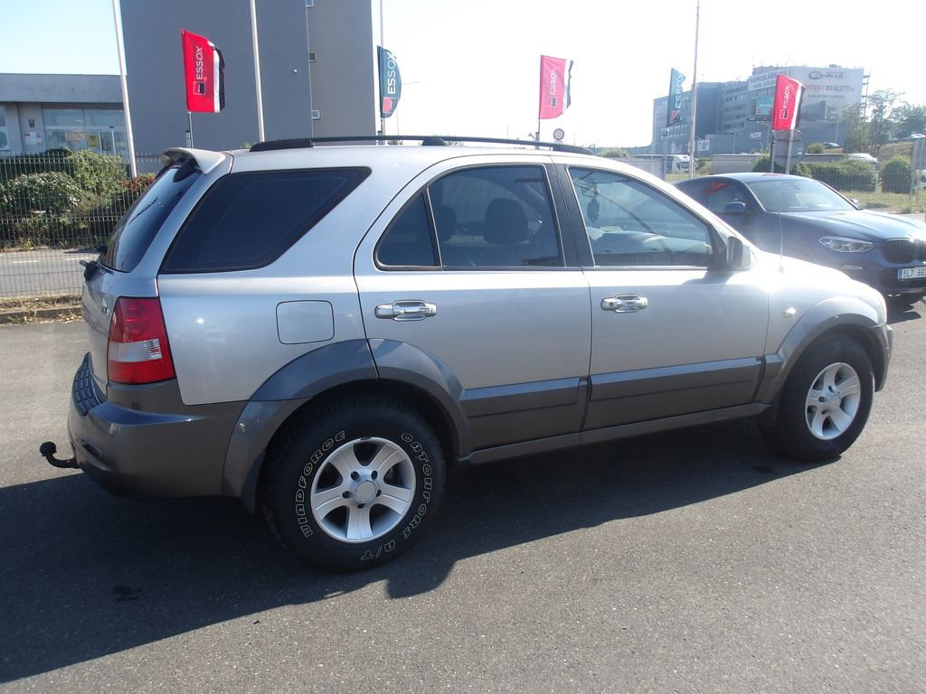 kia-sorento-2-5crdi-4x4-nova-ramena-pneu - 6
