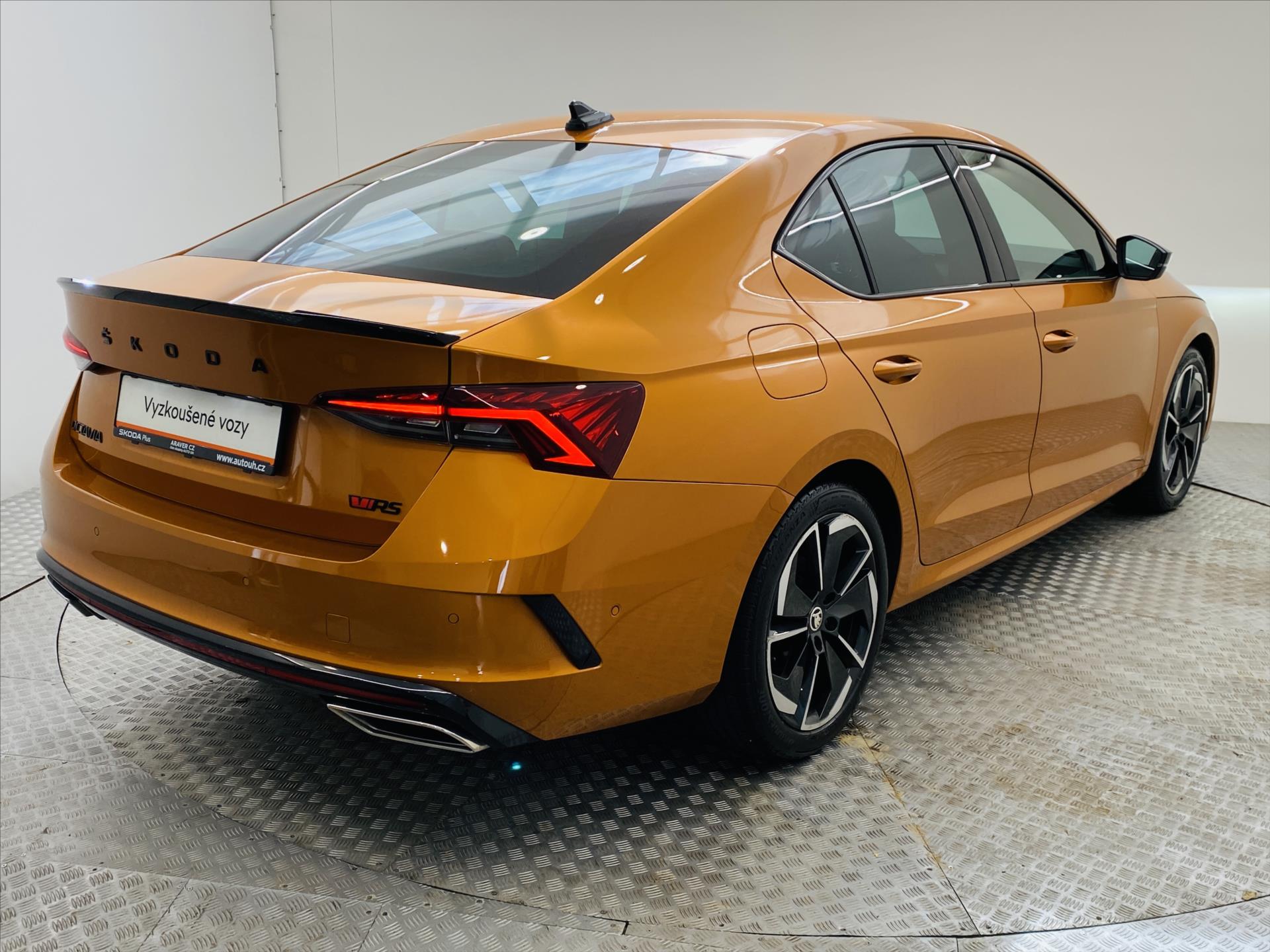 skoda-octavia-2-0-tdi-147kw-dsg-rs - 1