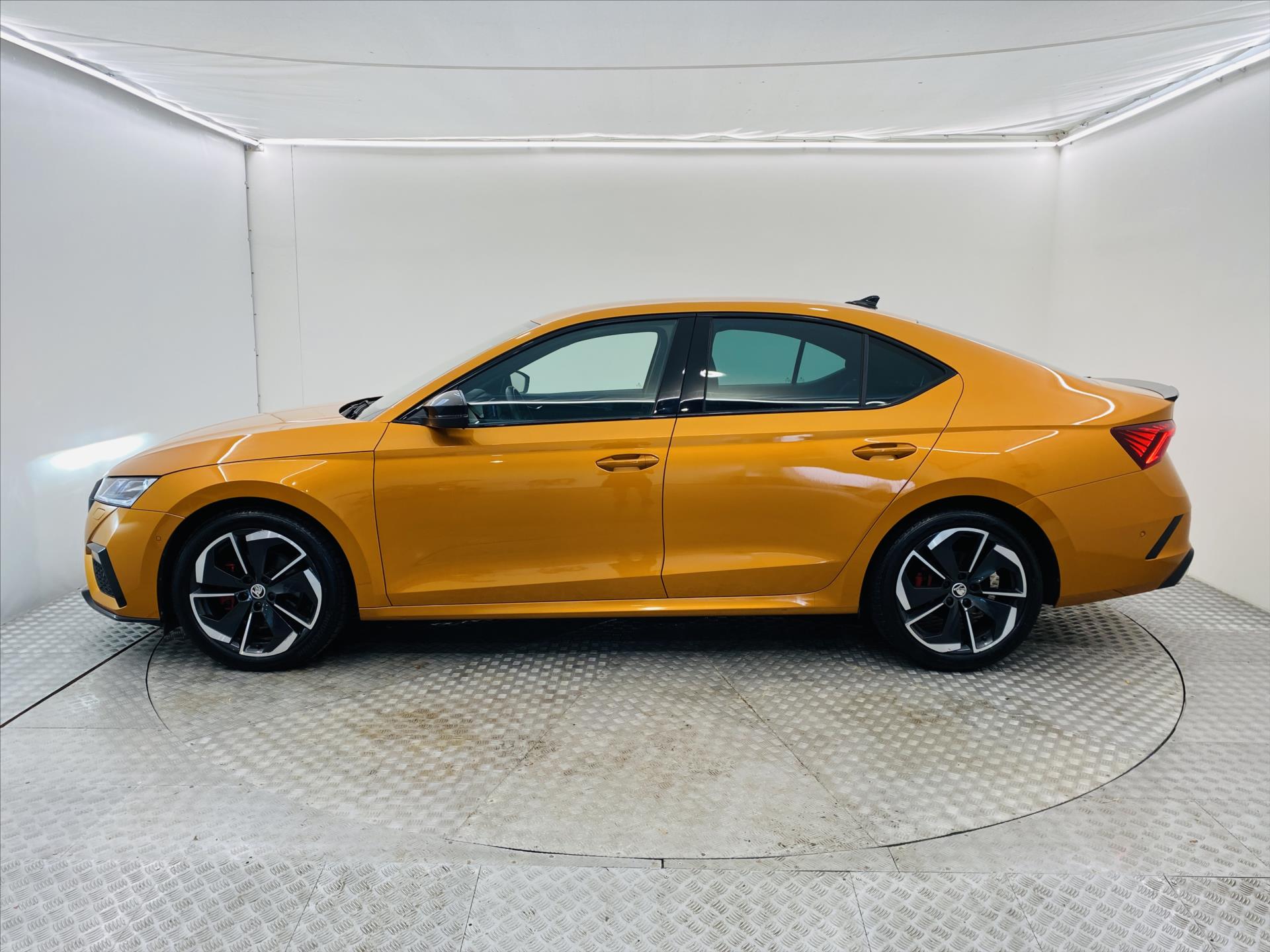 skoda-octavia-2-0-tdi-147kw-dsg-rs - 2