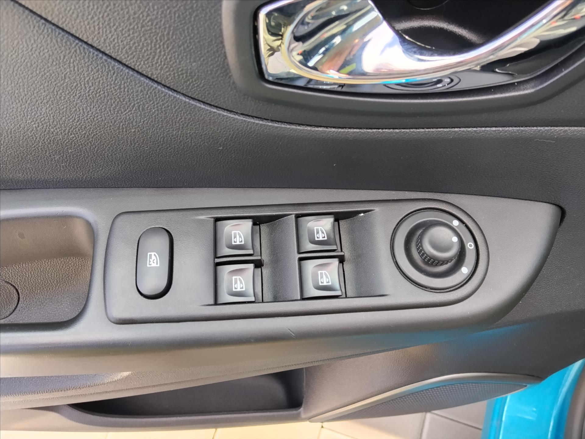 renault-captur-1-2-1-2tce-87kw-automat - 9