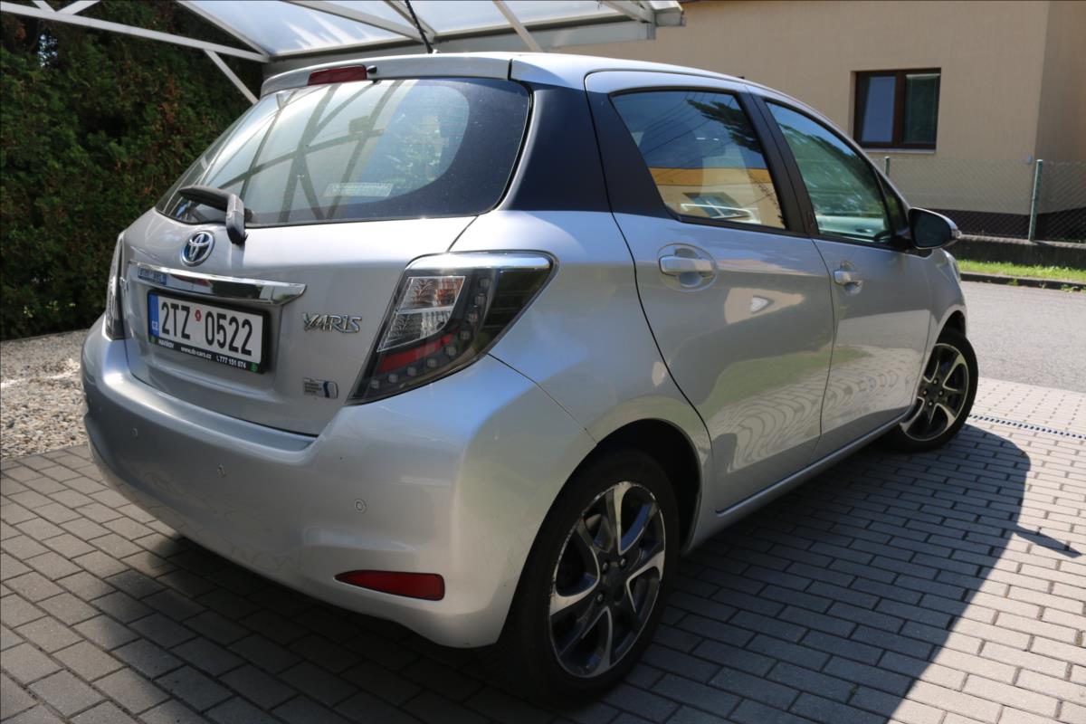 toyota-yaris-1-5-hybrid-automat - 3