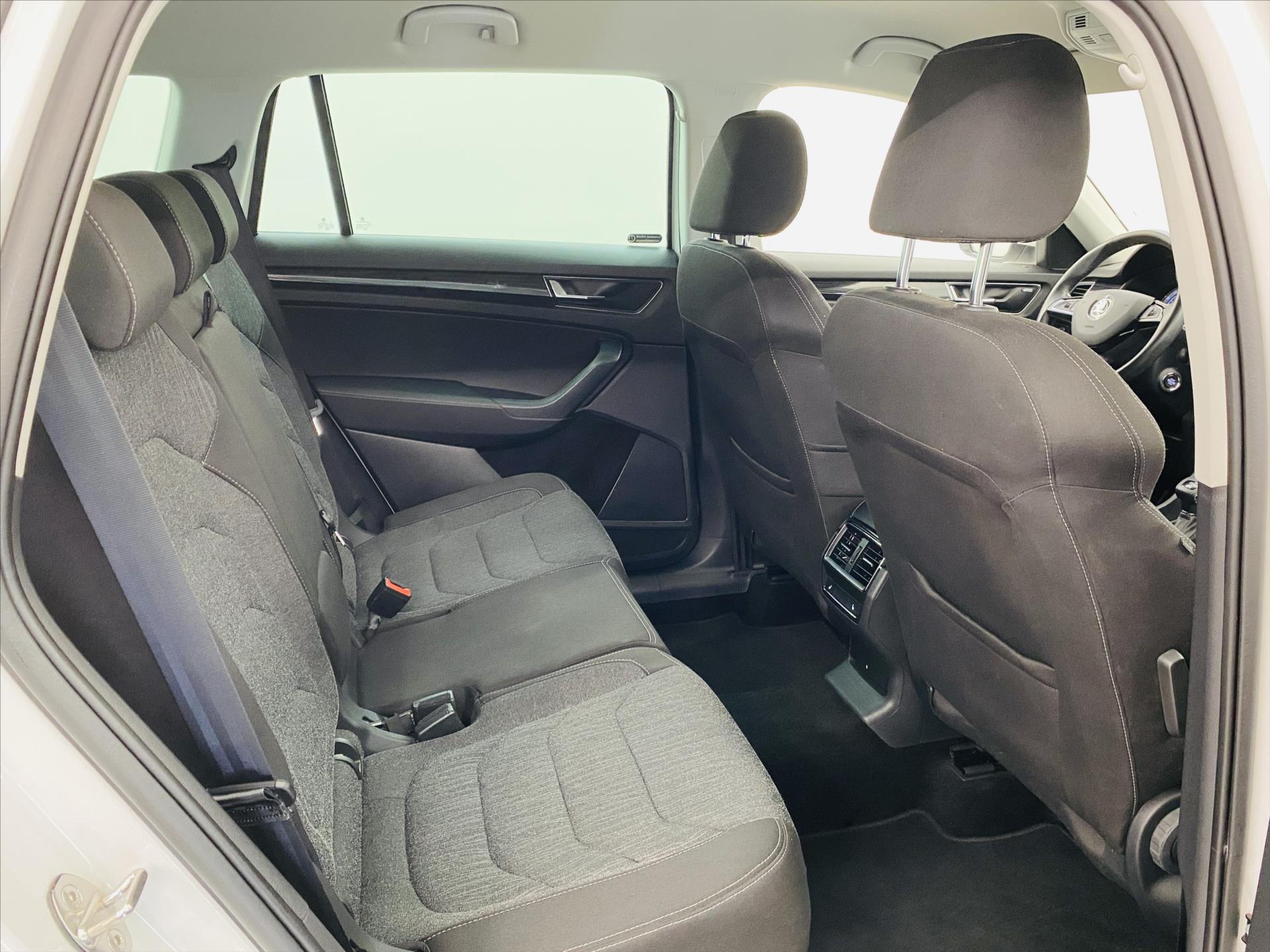 skoda-kodiaq-2-0-tdi-dsg-140kw-4x4-style - 6
