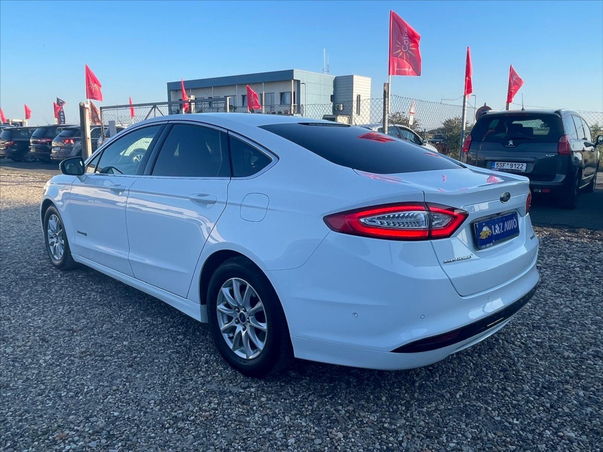 ford-mondeo-2-0-hybrid-titanium - 5