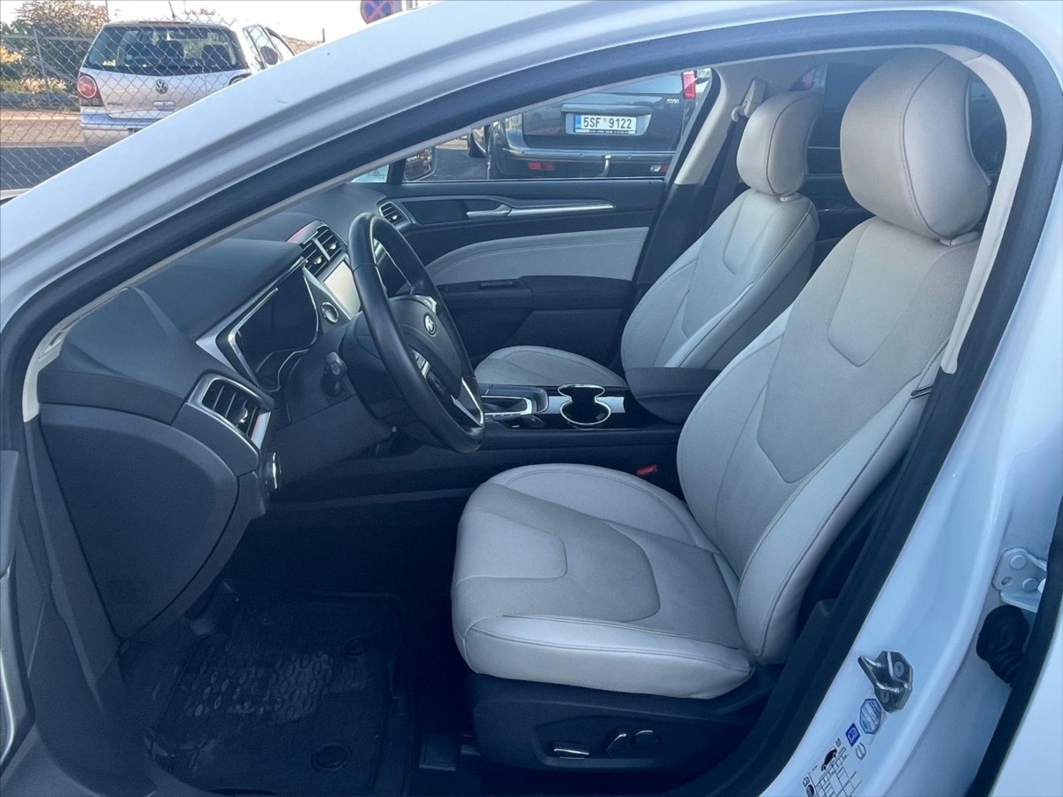 ford-mondeo-2-0-hybrid-titanium - 8