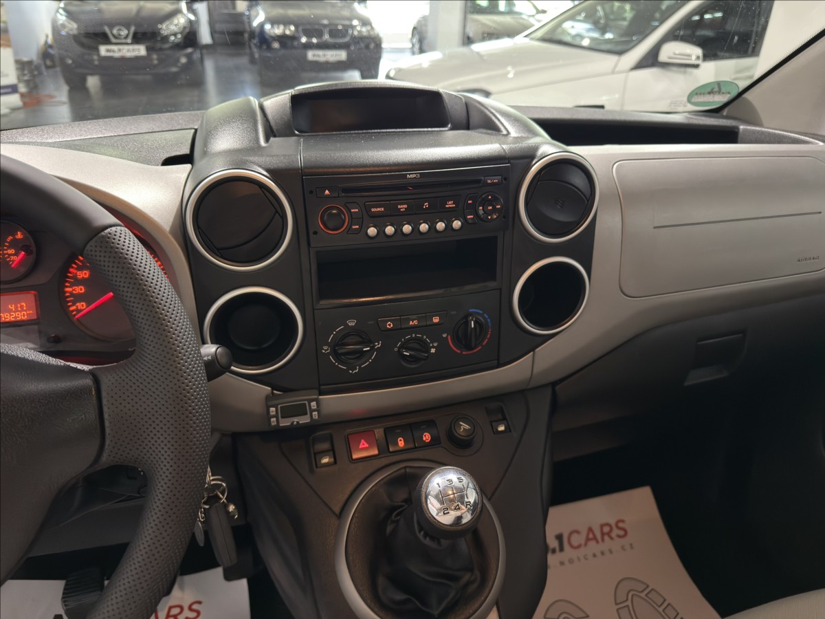 citroen-berlingo-1-6-i-multispace-webasto - 9