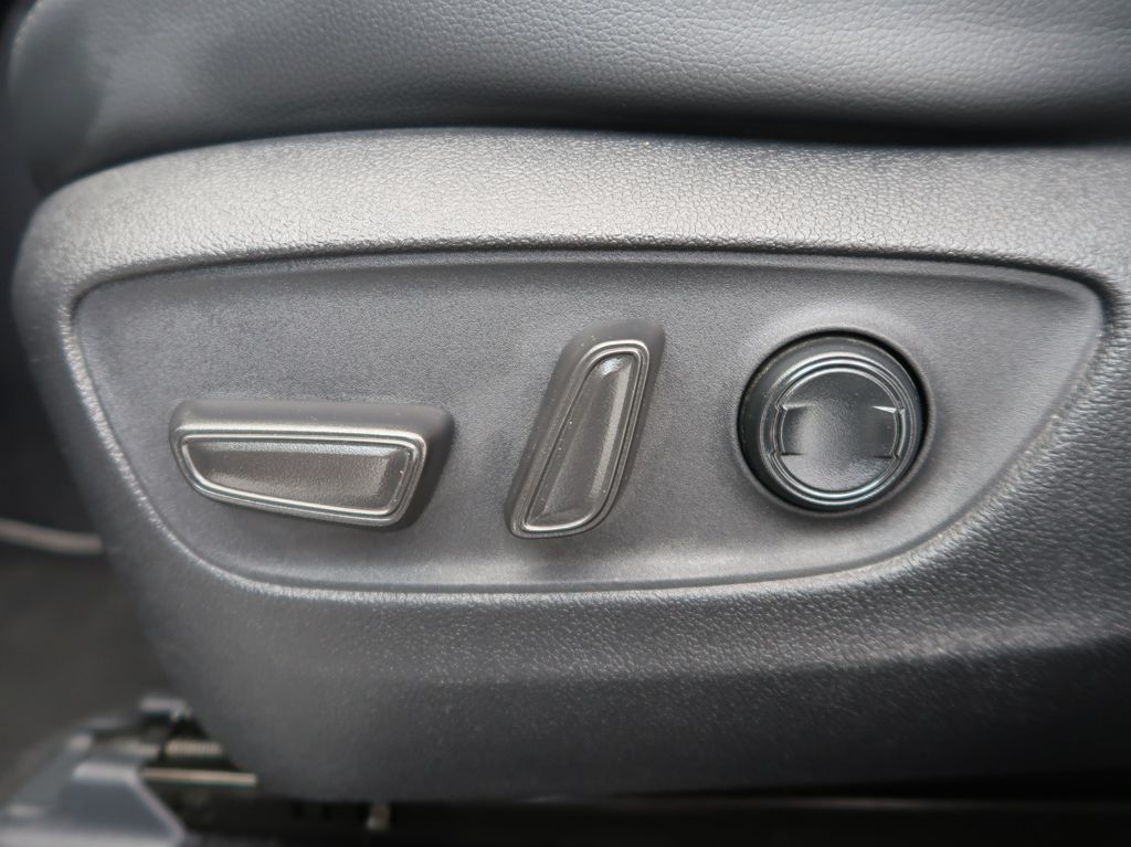 toyota-highlander-2-5hsd-executive-4x4-dph-cz-1maj - 9