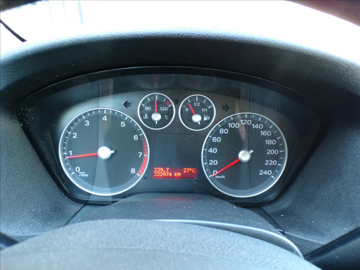 ford-focus-1-6-16v-tazne-zarizeni - 6